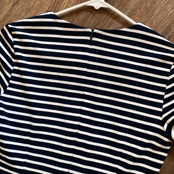 Banana Republic Navy Striped Dress 3/4 Flare Sleeve Excellent Condition - Picture 6 of 6